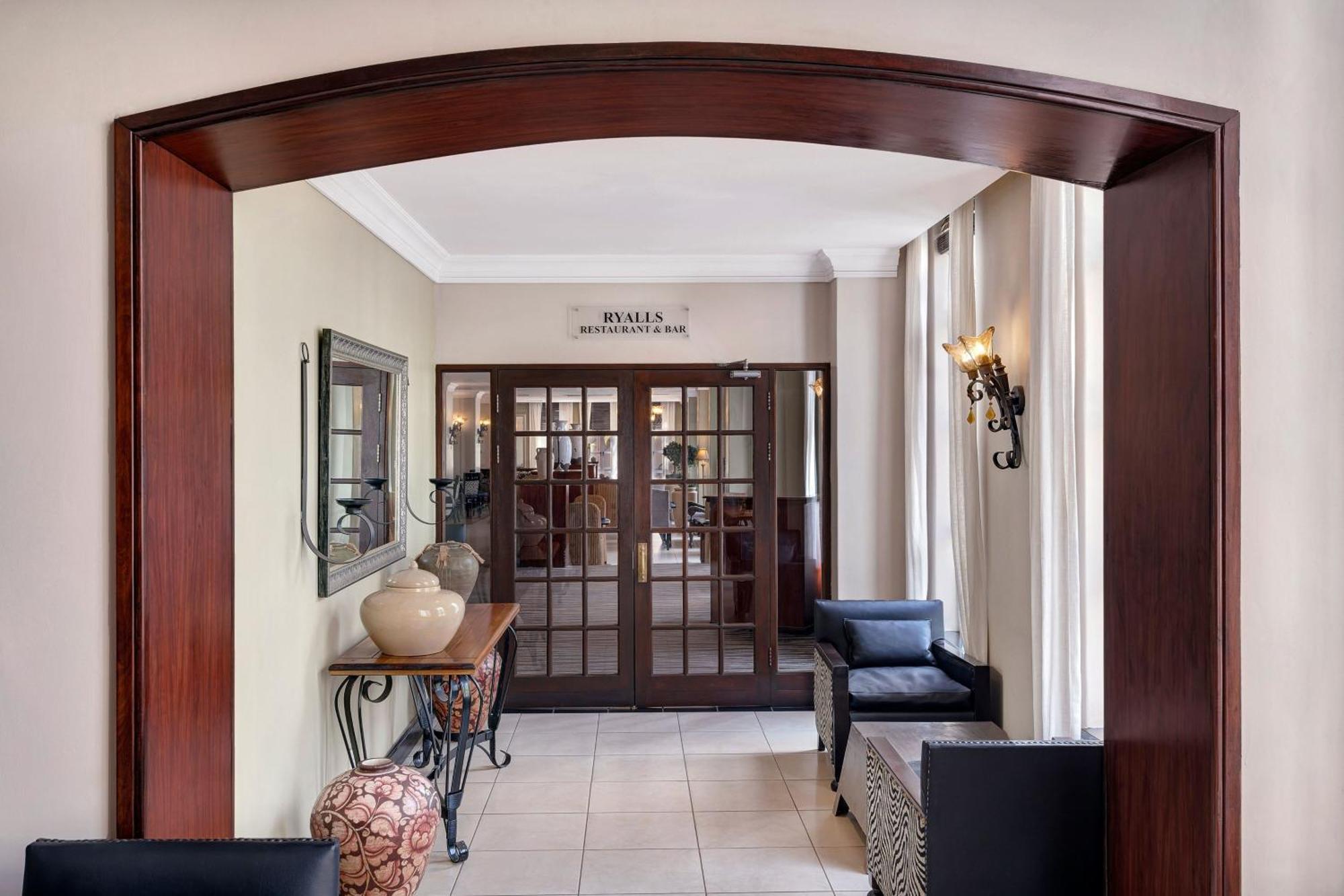 Protea Hotel By Marriott Blantyre Ryalls Exterior foto